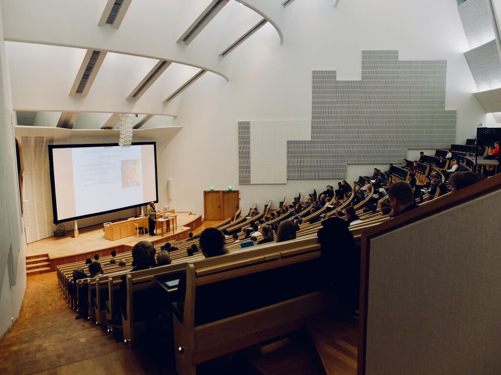 iluminação em auditório