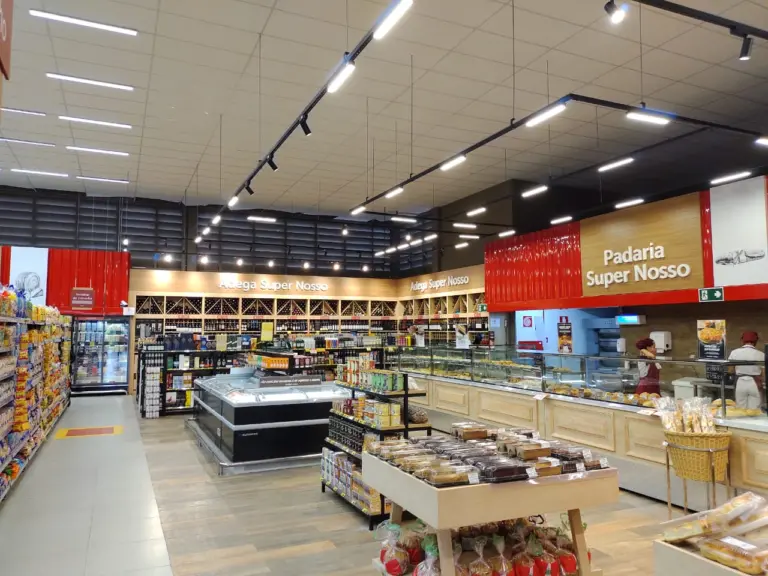 Iluminação LED em Supermercado Super Nosso